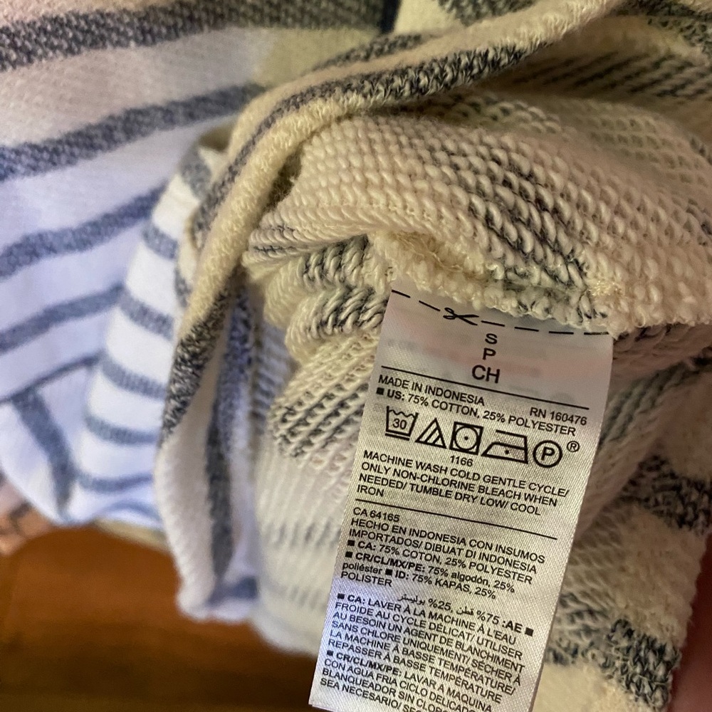 Old Navy hoodie . Cream & navy Striped beach hoodie size small . EUC - Picture 4 of 7